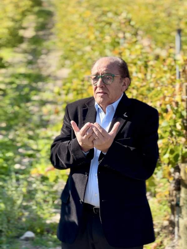Jose Maria Ruiz en viñedo Pago de Carraovejas